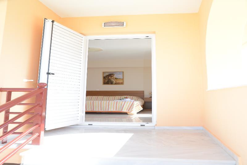 Maria'S Filoxenia Suites Drepano  Exteriér fotografie
